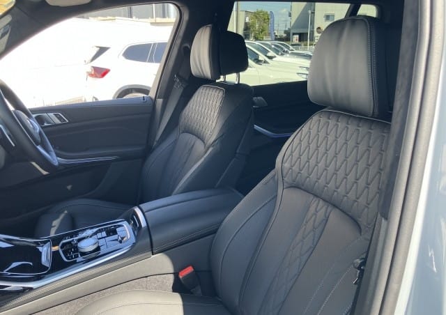 
								2025 BMW X7 X DRIVE 40D M SPORT full									