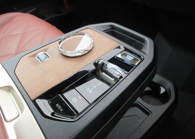 
								2022 BMW iX X DRIVE 40 full									
