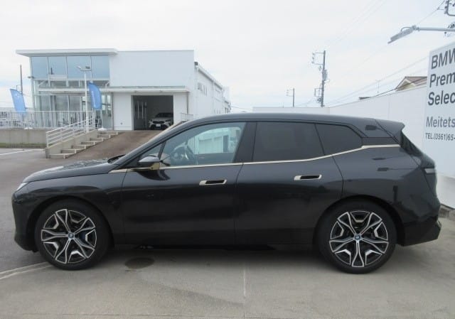 
								2022 BMW iX X DRIVE 40 full									
