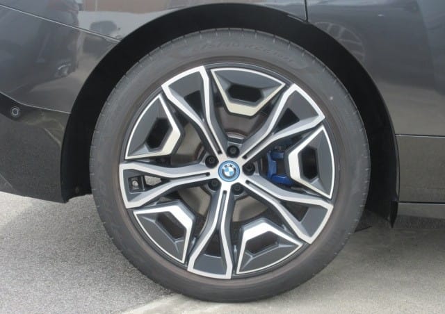 
								2022 BMW iX X DRIVE 40 full									