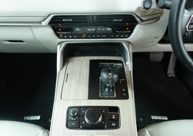 
								2023 MAZDA CX-60 XD-HYBRID PREMIUM MODERN full									